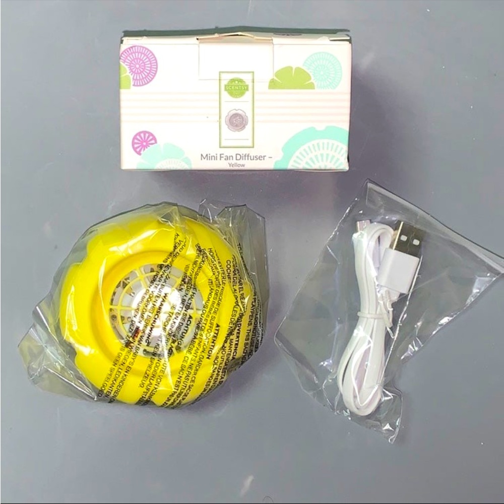 Scentsy Mini Fan Diffuser — YELLOW ( DISCONTINUED )